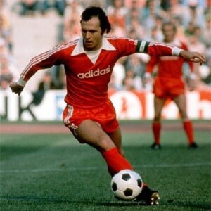 Franz Beckenbauer Instagram - #franzbeckenbauer #franzbeckenbauerstiftung #beckenbauerstiftung #fcbayern #fcbayernmünchen #kaiserfranz 

Quelle: imago Images/Werek