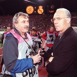 Franz Beckenbauer Instagram - ‘Dear friend Hans, Rest In Peace. Your Franz’ He was one of the best sport photographers I know. #franzbeckenbauer #beckenbauer #fb
#kaiser #franzbeckenbauerstiftung #beckenbauerstiftung ©️fcbayern