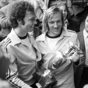 Franz Beckenbauer Instagram - Who is going to win the @euro2020 ? 

#franzbeckenbauer #beckenbauer #fb
#kaiser #franzbeckenbauerstiftung #beckenbauerstiftung #worldcup #weltmeisterschaft #trophy #dfb #adidas #fcbayern #em2020 

©️dpa
