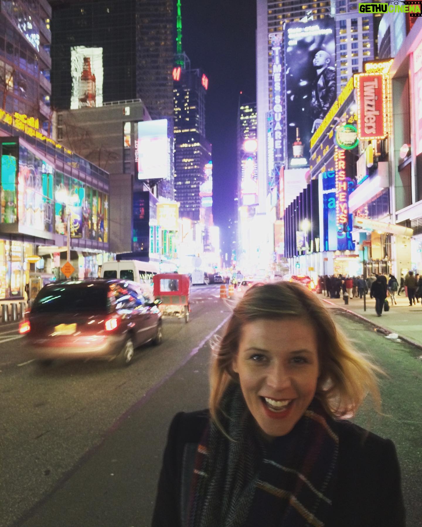 Franziska Weisz - 1.4K Likes - Liebesgrüße aus New York 💫🧚🏻♀️❤️#concretejunglethatdreamsaremadeof #iemmys #iemmyfest #lovethiscity