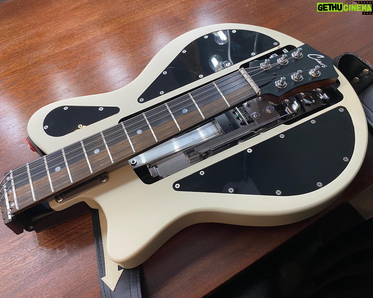 Fred Armisen - 5.9K Likes - Iāve been having to fly to some shows on this tour, and @ciariguitars has been making it all so much easier to do. @theangieswan told me about these foldable guitars. They really do sound great. Btw, the company didnāt ask me to do this. I bought the guitar and I am so glad I did. It folds, with strings on, by pulling a lever at the back. Really easy to use, and it basically stays in tune after unfolding it. I also like how it looks!
Photo credit from Anchorage: @taskertasker