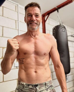Fred Sirieix Instagram - Mixed training / work out today - 60 mins 

1st 20 mins : 301 push ups, 100 body weight squats and 100 reverse lunges

2nd 20 mins : 6 x 3 mins round (1 min rest in between)
- 2 skipping
- 2 shadow boxing
- 2 heavy bag

3rd 20 mins : 4 x 5 mins free weights (on the minute and every minute)
- biceps curl
- lateral pulldown
- squats
- seated press

Off for country walk in the ☀️later on. Enjoy the day x
