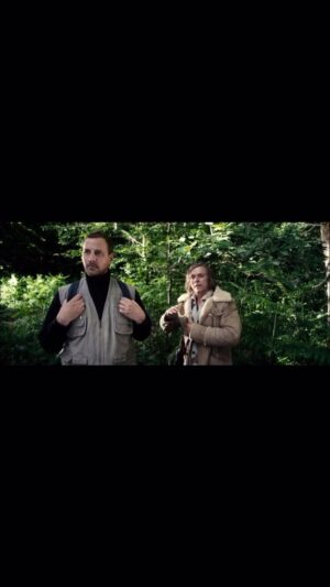 Fred Testot Instagram - Restez chez vous , ça craint dehors on peut faire de très mauvaises rencontres ! #restezchezvous 
#stoplesbalades
#cavouschallenge @pascaldemolon @guillaumecanetofficiel @hugoselignac 
@c_a_vous 
Extrait du Film « voisin voisin »réalisé par Timothée Augendre et Geoffroy Degouy