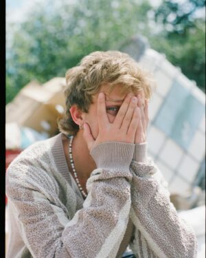 Freddie Dennis Instagram - Loved chatting with @principlemagazine about QC ❤️❤️

Thanks to @iamfabio_ and @jackalexanderuk for the feature.

And as ever thank you to @emilysusantighe @alfredhumphries @amanda.grossman and @frankybutler 😍😎😍

https://principlemagazine.com/2023/06/02/freddie-dennis/