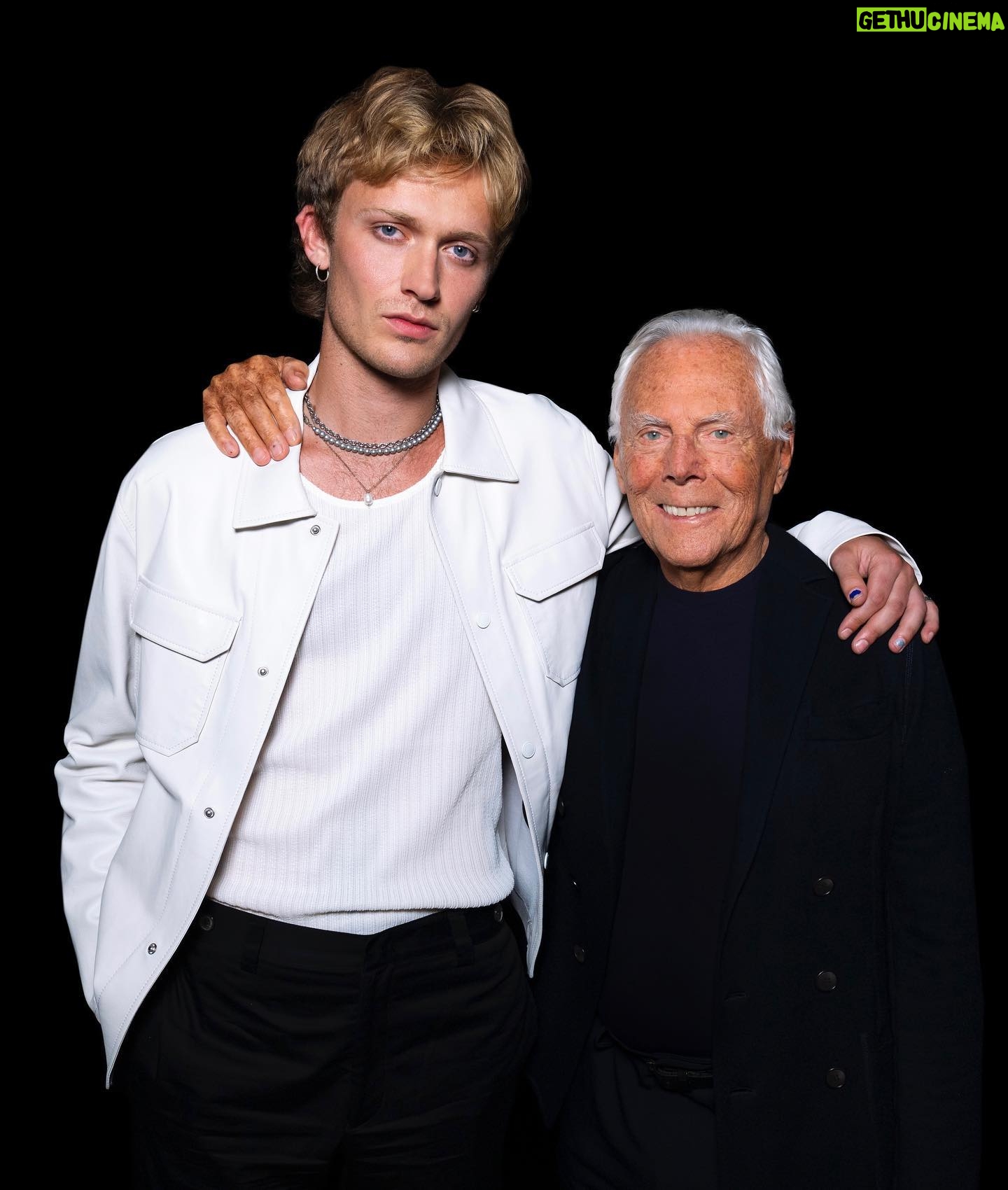 Freddie Dennis - 35.3K Likes - Thank you @emporioarmani for the best weekend in Milan ❤️❤️❤️
Thanks also to @emilysusantighe @frankybutler and @naokawakamihair 🙌🙌🙌