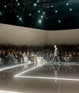 Freddie Dennis Instagram - Thank you @emporioarmani for the best weekend in Milan ❤️❤️❤️

Thanks also to @emilysusantighe @frankybutler and @naokawakamihair 🙌🙌🙌