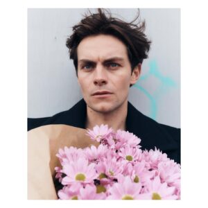 Freddy Carter Instagram - You’ve heard of ‘Hot Girl Summer’, now say hello to ‘Soft Boy Spring’.

@behindtheblinds 

Huge thank you to all of these talented and beautiful flowers: 
@kate_lawson 
@keirlaird 
@naifhen 
@imagemachine_cs 
Michael Marson 
@charlieculleneducation 
@haleimd 
@rachallison1