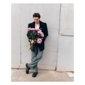 Freddy Carter Instagram - You’ve heard of ‘Hot Girl Summer’, now say hello to ‘Soft Boy Spring’.

@behindtheblinds 

Huge thank you to all of these talented and beautiful flowers: 
@kate_lawson 
@keirlaird 
@naifhen 
@imagemachine_cs 
Michael Marson 
@charlieculleneducation 
@haleimd 
@rachallison1