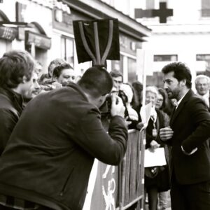 Frédéric Diefenthal Instagram - Où est mon stylo ? :))#bellejourneequicommence☀️#doyouhaveapencil