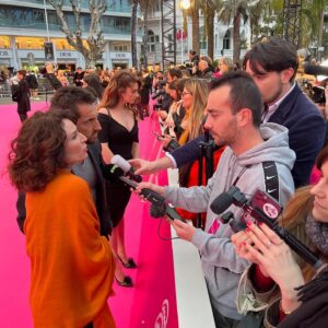 Frédéric Diefenthal Instagram - Nous étions à Cannes série pour vous rencontrer. Des bisous @tf1 @itc_tf1 @elsalunghiniofficiel @lucien_belves_mariani @polapetrenko @canneseries