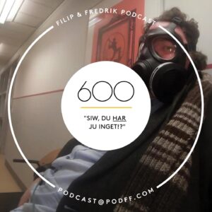 Fredrik Wikingsson Instagram - HURRAAAAA det är TORSDAG och PODCAST!!! Jag ser med viss häpenhet på bilden ovan att vi nu gjort 600 avsnitt. Om vi gör ett stort nummer av det i dagens eppe??? Det kan ni ge er FAN på att vi INTE gör. Istället MASSA ANNAT. Heilandets dos and dont’s. Curre Lindströms nya liv i Thailand, och Robert Börjessons myckna resande dit! Micke Dubois FRAMFART med colaflaskor! Magda Gads amerikanska (och därmed hotfulla) persona! Biverkningen som Gud glömde (”Loss of body suit, death”). Massa annat! Tänk att somliga av er har hört alla dessa 600 avsnitt. Det är långt ifrån rimligt. Älskar er! ❤️❤️❤️