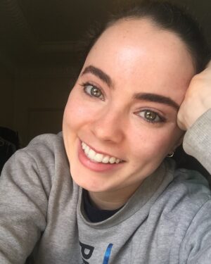 Freya Tingley Instagram - #spreadasmile challenge! Let’s brighten up this world a little bit with lots of smiles! A lot of people are feeling stressed and emotional right now and a simple smile could bring some joy and hope into their life! So join me in spreading a smile!!! #staywell 😁😃😆😬