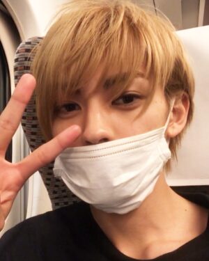 Fuju Kamio Instagram - ファースト写真集
『#Continue』発売イベント
2日間3会場、無事終了しました！
来てくださった皆様ありがとうございました！
さてさて、東京へ。
#写真集の感想お待ちしてます