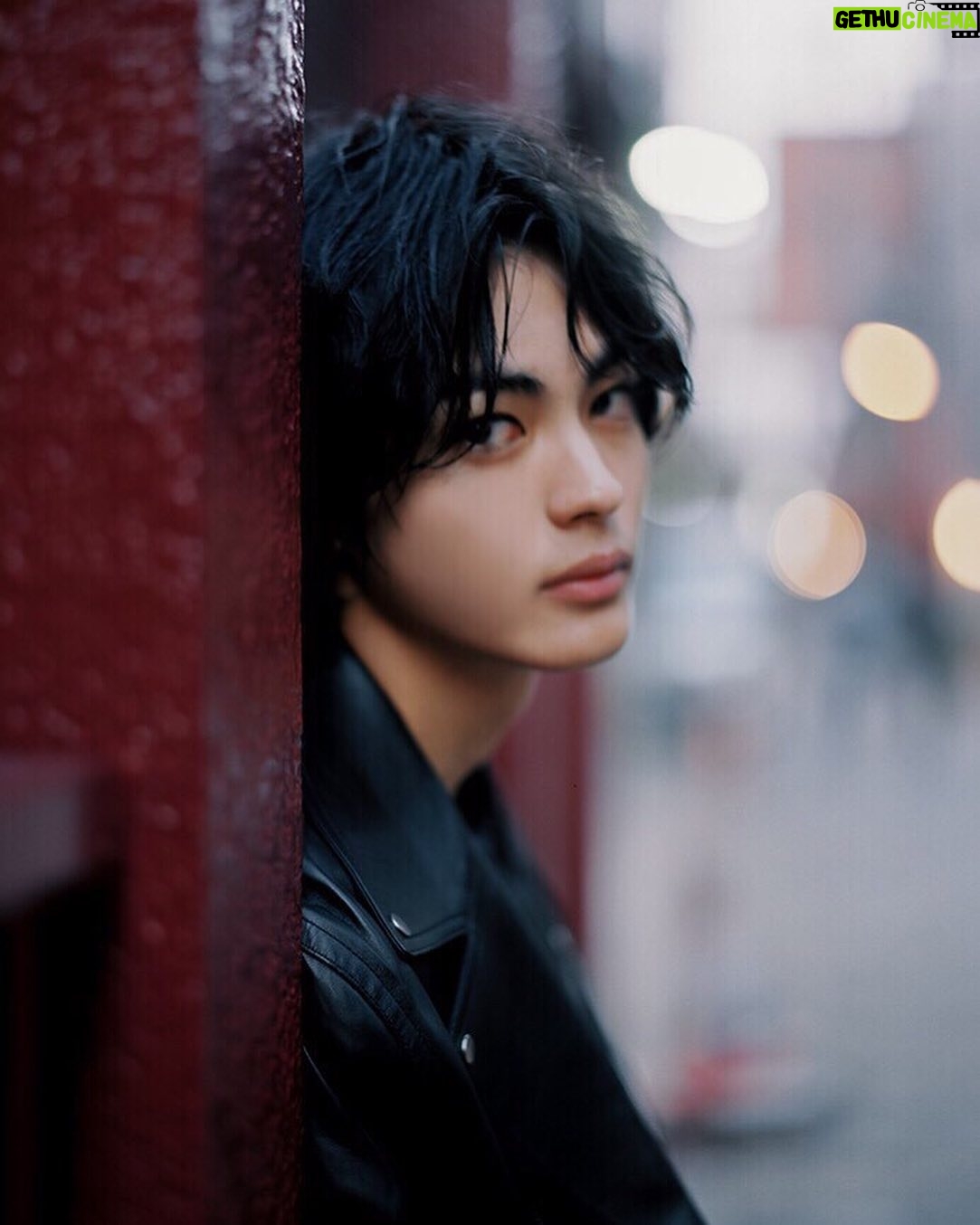 Fuju Kamio - 40.9K Likes - 来年の21歳の誕生日(2020/1/21)に
1st写真集を発売させていただきます!
実は一年かけて撮影していました。
ぜひ手に取ってくださると嬉しいです。
イベント等もありますのでお楽しみに!
また、本日20時ごろより写真集に関するインスタライブもやりますのでぜひ。
では、今日も里見八犬伝行ってきます!
明治座へ!