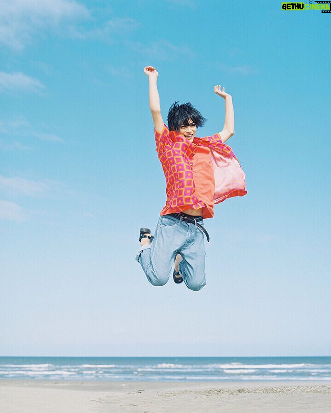Fuju Kamio - 40.9K Likes - 来年の21歳の誕生日(2020/1/21)に
1st写真集を発売させていただきます!
実は一年かけて撮影していました。
ぜひ手に取ってくださると嬉しいです。
イベント等もありますのでお楽しみに!
また、本日20時ごろより写真集に関するインスタライブもやりますのでぜひ。
では、今日も里見八犬伝行ってきます!
明治座へ!
