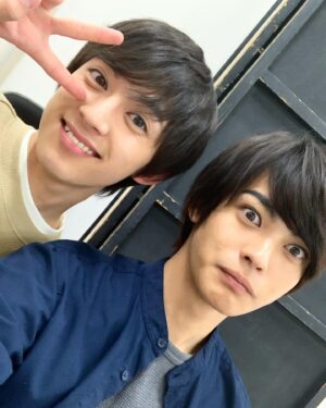 Fuju Kamio Instagram - #マイルノビッチ
日付変わって0時からHuluで配信開始です！
ぜひご覧ください！
あさひとの写真かと思わせて、あえての仁愛でした。