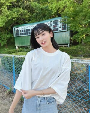 Fuka Kumazawa Instagram - 大好きな夏海さんプロデュース
@roin_official  のお洋服！🎀

後ろの首元に刺繍が入ってるのが可愛すぎてお気に入り🫶🏻🩵