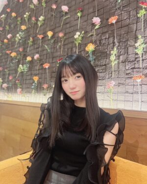 Fuka Kumazawa Instagram - #ドルチェマリリッサ 💐
お店の中もお花沢山で可愛かった🥀❤︎

お洋服はSNIDELだよフリルが可愛くて冬でも肌見せ出来るからお気に入り！❤︎