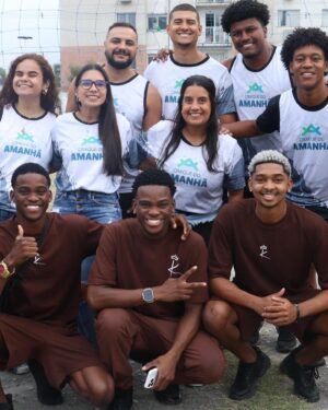 Fumassa Alves Instagram - fomos convidados pelo projeto @craquedoamanha para dar uma palestra para as crianças, falamos sobre sonhos, superação, empreendedorismo, dança, atuação e muito mais!!!! eu nasci pra isso e o meu coração me confirma com muita felicidade 🤎
📸 : @diiegomellofotografo