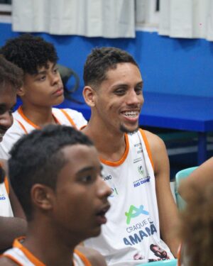 Fumassa Alves Instagram - fomos convidados pelo projeto @craquedoamanha para dar uma palestra para as crianças, falamos sobre sonhos, superação, empreendedorismo, dança, atuação e muito mais!!!! eu nasci pra isso e o meu coração me confirma com muita felicidade 🤎
📸 : @diiegomellofotografo