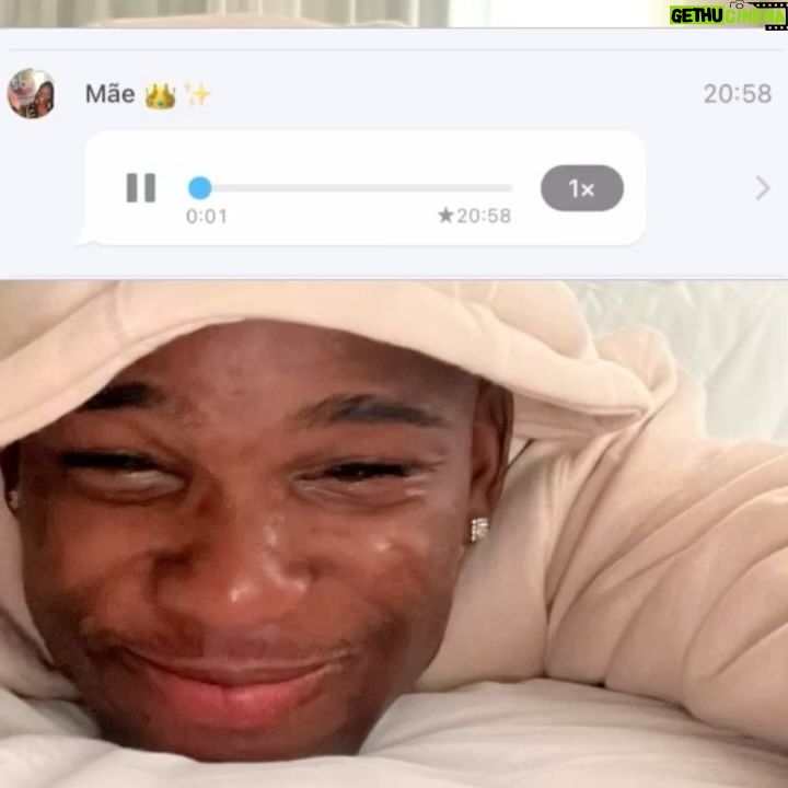 Fumassa Alves - 13.8K Likes - Acabou o segredo: O bom dia da minha mãe hoje foi contando pro Brasil que aposentamos ela há 8 meses atrás… Nosso sonho era dizer pra ela, que ela não precisaria trabalhar mais como empregada doméstica e graças a Deus esse sonho hoje é uma realidade!!! Feliz Dia Das Mães Mães, Mãe!!! muito obrigado por acreditar no nosso sonho, obrigado por fazer tudo que fez por nós, nos te amamos muito, você merece isso e muito mais!!!!!! 🤎
matéria: @diegohaidar <3 @tvglobo