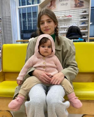 Fyodor Insarov Instagram - Моя родная и любимая Сашуля!
С Днём Рождения тебя💖💖💖
Спасибо за море любви и счастья!
Спасибо за Нину! Люблю тебя нежно! Я счастлив! @howtosasha