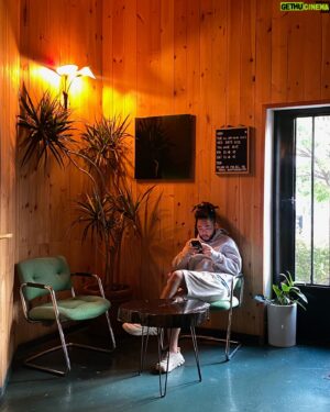 G2 Instagram - 1. adhd mood swings
2. Korean Ballad Night w/ @mdnghtdiningclub @jayoonpark 
3. Disassociating at the club, admiring @mdnghtdiningclub ‘s custom speakers
4. MAVS DUB w/ @yox_jaeyoung 
5. 👫👫 w/ @efffylee @jessicajade_md & SK
6. Overstaying our welcome
7. Parlays never hit
8. 급 홍은동