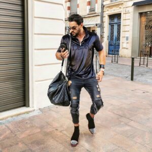 Gabano Manenc Instagram - ** Look Of the day ** 😎☀️
.
Sympa ce petit look vous en pensez quoi ??
.
J'espère que vous avez passé un bon dimanche
😊🙏
. 
On se retrouve la semaine prochaine pour reprendre le sport avec de nouvelles vidéos training la team!! 🔥🏋️😉🏋️‍♂️💪
.
#lookoftheday #Fashion #lifestyle #Sunday #weekend #instagood