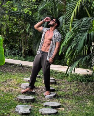 Gabano Manenc Instagram - Je suis actuellement indisponible!!! 📵🏖️🇲🇽

Mais si tu as besoin n’hésites pas à laisser un message… 😜✍️

Besos de Mexico 💋

#Tulum #holiday #Gabalife #nathaliegabano #mexico