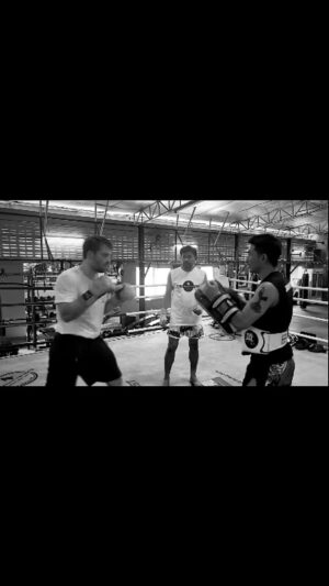 Gabriel Basso Instagram - @jaroenthong_muaythai_official thank you for letting me come and train at your gym!