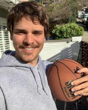 Gabriel Gundacker Instagram - Bored and alone? Swipe over to talk to me about basketball!