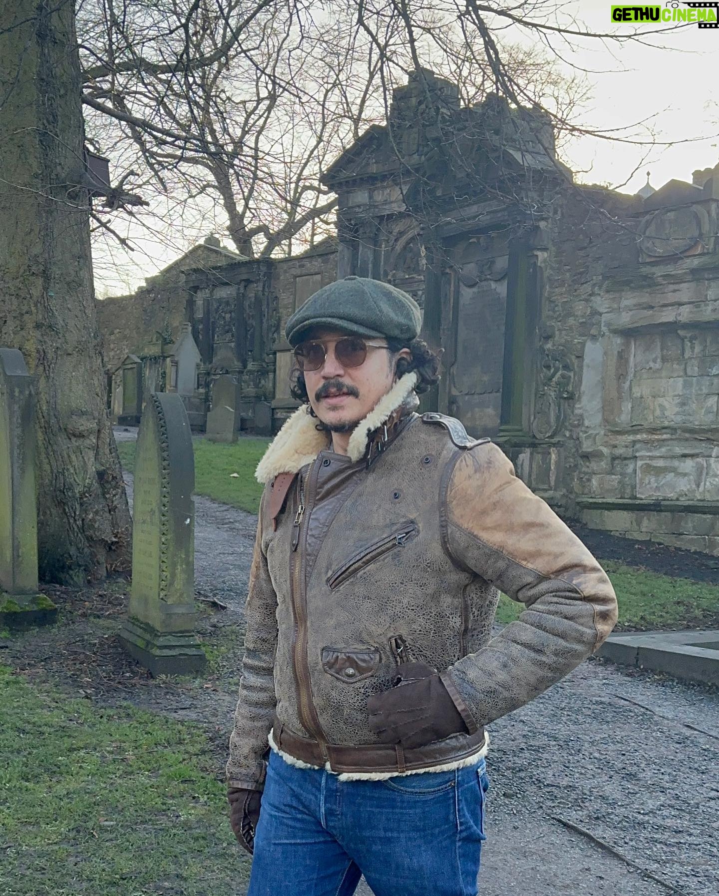 Gabriel Luna - 4.3K Likes - Greyfriars Kirkyard. #edinburgh #MementoMori 🏴 💀 💐