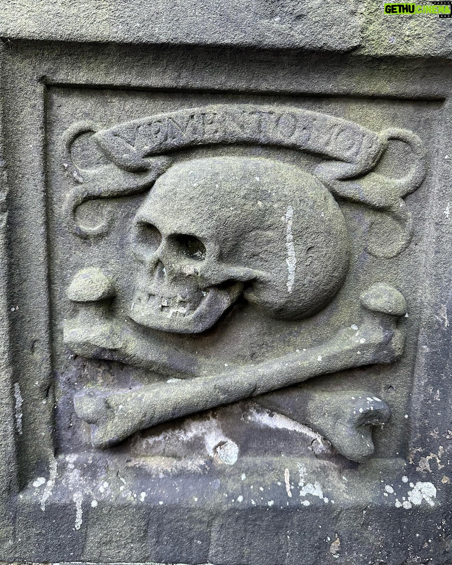 Gabriel Luna - 4.3K Likes - Greyfriars Kirkyard. #edinburgh #MementoMori 🏴 💀 💐