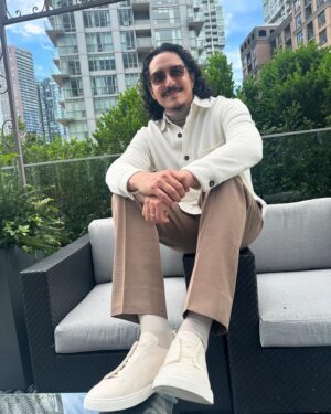 Gabriel Luna Instagram - Back in Toronto for Canadian Upfronts. Here to extend a hearty “Thank You!” from The Last of Us family to the country of Canada for being incredible hosts. #BellMediaUpfronts #Canada @thelastofus 

Styling: @avoyermagyan in @zegnaofficial 
Grooming: @ronnietremblay 
📸 by my heart and soul @sma_luna