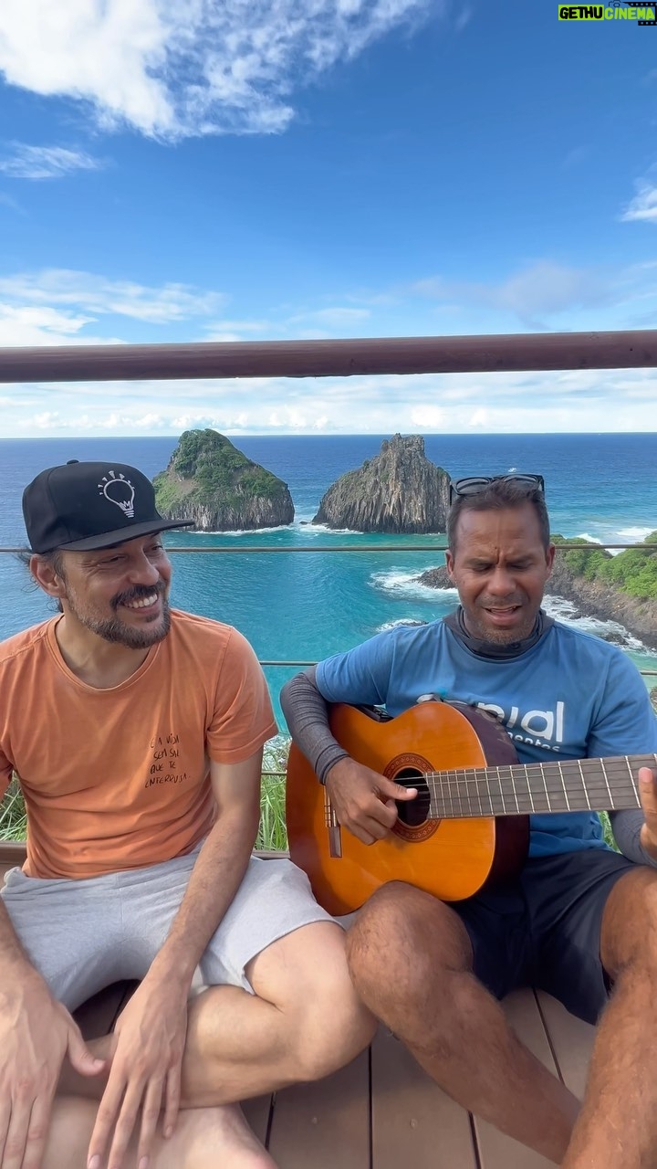 Gabriel, O Pensador - 152.1K Likes - Rafaela perdeu o irmão Rodrigo e pediu ao Dudu Souza de Fernando de Noronha que quando estivesse comigo gravasse Pra onde vai no violão em sua homenagem. Este pedido foi feito há três anos, quando ela viu que eu estava na ilha com meu amigo que é nativo daqui. Agora conseguimos fazer esta gravação pra ela e pra sua mãe Elisa e conversamos um pouco por vídeo ali mesmo. Emoção boa. Coincidência ou não, eu soube agora que o acidente do Rodrigo ocorreu num dia 12 de março. Esta homenagem vale também pra muitas outras pessoas e famílias que se identificam com essa música e sabem que o amor é imortal!