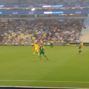 Gabriel, O Pensador Instagram - Jogando junto, coração na ponta da chuteira, e no lugar do escudo uma bandeira. O Rio Grande do Sul vai virar esse jogo 💚❤️💛