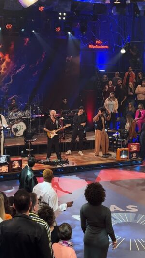 Gabriel, O Pensador Instagram - Astronauta ontem no @altashorasglobo #EspecialLuluSantos! Quem nunca pensou em mandar tudo pro espaço? Ainda bem que existe a música, ainda bem que temos @lulusantosoficial! Navegar é preciso.