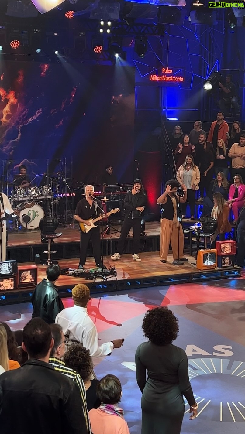 Gabriel, O Pensador - 83.3K Likes - Astronauta ontem no @altashorasglobo #EspecialLuluSantos! Quem nunca pensou em mandar tudo pro espaço? Ainda bem que existe a música, ainda bem que temos @lulusantosoficial! Navegar é preciso.