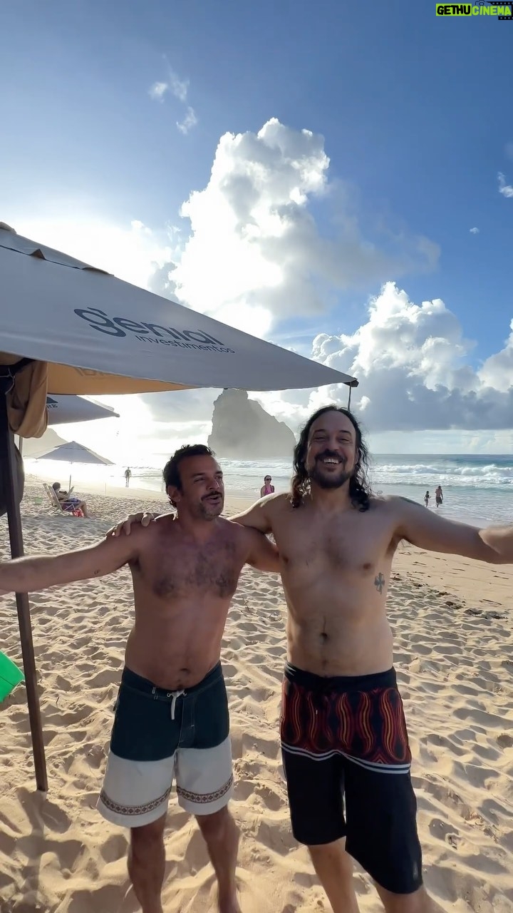 Gabriel, O Pensador - 121.7K Likes - Recebi um FODA-SE ao dizer boa tarde pra este português na praia mas tudo terminou bem. Entendedores entenderão 🇵🇹