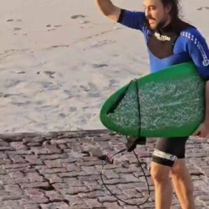 Gabriel, O Pensador Instagram - Voltei ao Cantão depois de muito tempo afastado do surf. Obrigado, amigos pela energia boa de sempre e pela pilha pra voltar pro mar com mais frequência, saudade de toda essa galera. @associacao_de_surf_da_rocinha @salvemossaoconradorj @rastahale @leobetarj @davicontino @ricodesouzaoficial @joelpesca 🎥