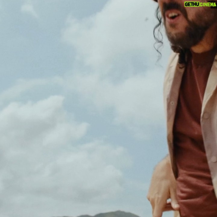 Gabriel, O Pensador - 13.7K Likes - O reggae foi fundamental na minha decisão de começar a escrever e vencer a timidez pra me expressar desde a adolescência. Música de resistência, de consciência, de liberdade e pensamento positivo. Esperança no poder do aprendizado e na evolução pessoal e coletiva. Obrigado @armandinhoebanda por essa parceria! Já é uma das que eu mais gosto de cantar no show