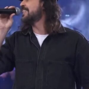 Gabriel, O Pensador Instagram - Executar música ao vivo sempre tem algo de mágico, transformando o silêncio em uma outra atmosfera, gerando emoção, em um momento único, conectando as pessoas através do som, seja numa roda entre amigos ou com uma enorme plateia. Pela TV é mais especial ainda, pois estamos transmitindo essa magia pra dentro da casa das pessoas, no caso do Altas horas pra mais de 10 milhões de espectadores, e com a orquestra jovem de Heliópolis a beleza disso tudo ficou mais nítida ainda. Obrigado @serginhogroisman e parabéns a todos que têm projetos que incentivam a música em comunidades ajudando crianças e jovens a encontrar um caminho e conquistar super poderes como os talentosos parceiros que me encantaram no programa de ontem!