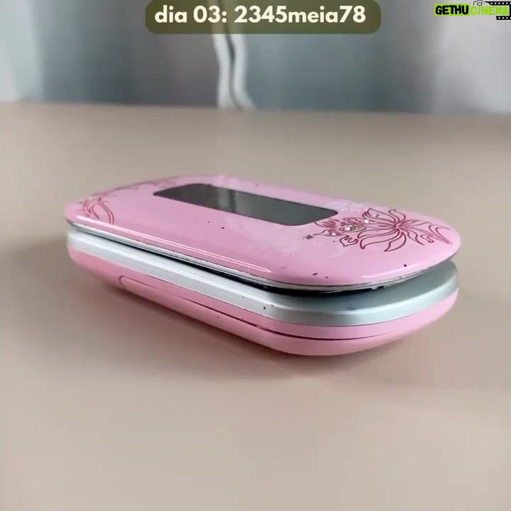 Gabriel, O Pensador - 21.3K Likes - Tô gostando de ver os vídeos que a galera tá fazendo com essa música que foi lançada em 1997. Muitos que estão curtindo esse som hoje não eram nem nascidos naquela época e o mesmo vale pra muitas outras músicas dos primeiros álbuns que continuam até hoje no nosso show. Durante a turnê que vem agora, do álbum Antídoto pra todo tipo de veneno, estejam preparados pra serem cahamados no palco pra cantar comigo uma das antigas! Pelo jeito vocês não vão fazer feio hehe.. valeeeu!!
