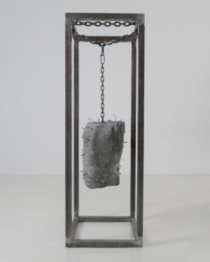 Gabriel O'Shea Instagram - Cada uno llevará su propia carga (2022)
(Concrete, nails, metal chain and metal framework [k 150h x 50w x 50d cm]) 
-
#gabrieloshea#figurativesculpture#abstractsculpture#metalsculpture#esculturacontemporanea#esculturafigurativa#concreteart#concreteartist#artexhibition