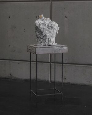 Gabriel O'Shea Instagram - Elegīa IV (2022-23)
(Wood, plaster, animal skin, hair, ashes, dust, acrylic painting, resin, wax, and polystyrene) 
•
www.gabrieloshea.com
•
¨The "Elegies" series of sculptures is a powerful and evocative collection that explores the theme of absence and loss through the use of casts of bodies along with a variety of materials such as wood, plaster, animal skin, hair, ashes, dust, acrylics and wax. The molds that were once in a body now lie alone, impregnated with fragments and remnants that recall their past, creating a sense of longing and remembrance. The abstraction of the forms serve to emphasize the idea of absence, as the casts are not intended to represent specific individuals, but to evoke a sense of humanity as a whole. Through the use of these materials and the manipulation of form, the artist creates a powerful emotional connection with the viewer, inviting them to contemplate the fragility of life and the inevitability of loss.¨  text written by Luke Buckley Harris 
•
#gabrieloshea#contemporarysculpture#esculturacontemporanea#figurativesculpture#figurativeart