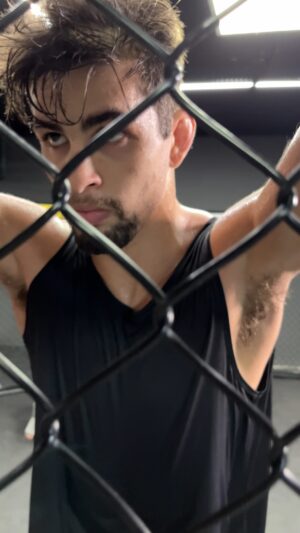 Gabriel Souza Instagram - Brincadeiras à parte, gostei dessa em @victorsantosmma 👀🔥 
Bom demaiss
@falcongymr7 
.
.
.
#mma #muaythai #sparring #lutador #luta