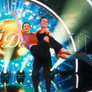 Gabriela Marcinková Instagram - A je tu ďaľšia vychytávka  pre vás - TRIO SAMBA 🕺🏼Peťa - Gabika & Maty 🔥Tešíte sa ? 

#letsdancemarkiza #trio #tanec #samba #skusky #televizia #zozakulisia #exkluzivne #pepehopohlad