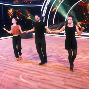 Gabriela Marcinková Instagram - A je tu ďaľšia vychytávka  pre vás - TRIO SAMBA 🕺🏼Peťa - Gabika & Maty 🔥Tešíte sa ? 

#letsdancemarkiza #trio #tanec #samba #skusky #televizia #zozakulisia #exkluzivne #pepehopohlad