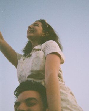 Gabriella Baldacchino Instagram - uh oh... on sam’s shoulders again