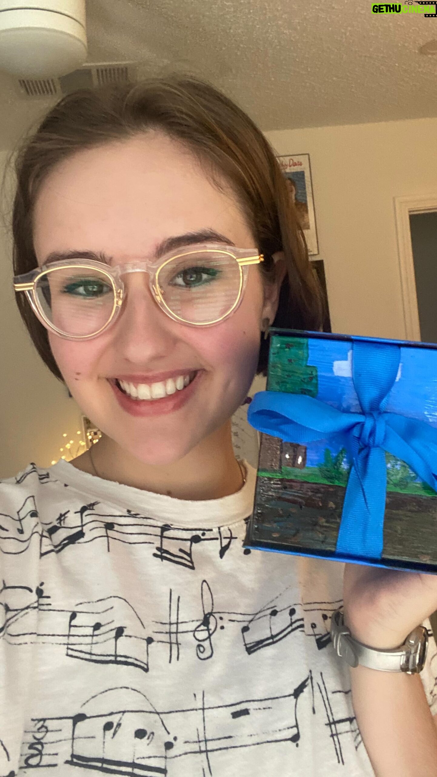 Gabriella Graves - 324 Likes - I love painting, and this was a new challenge! Never attempted anything like this before, but I love @minecraft and had a blast creating this for my cousin!
Pics of each side are up on my story 😊